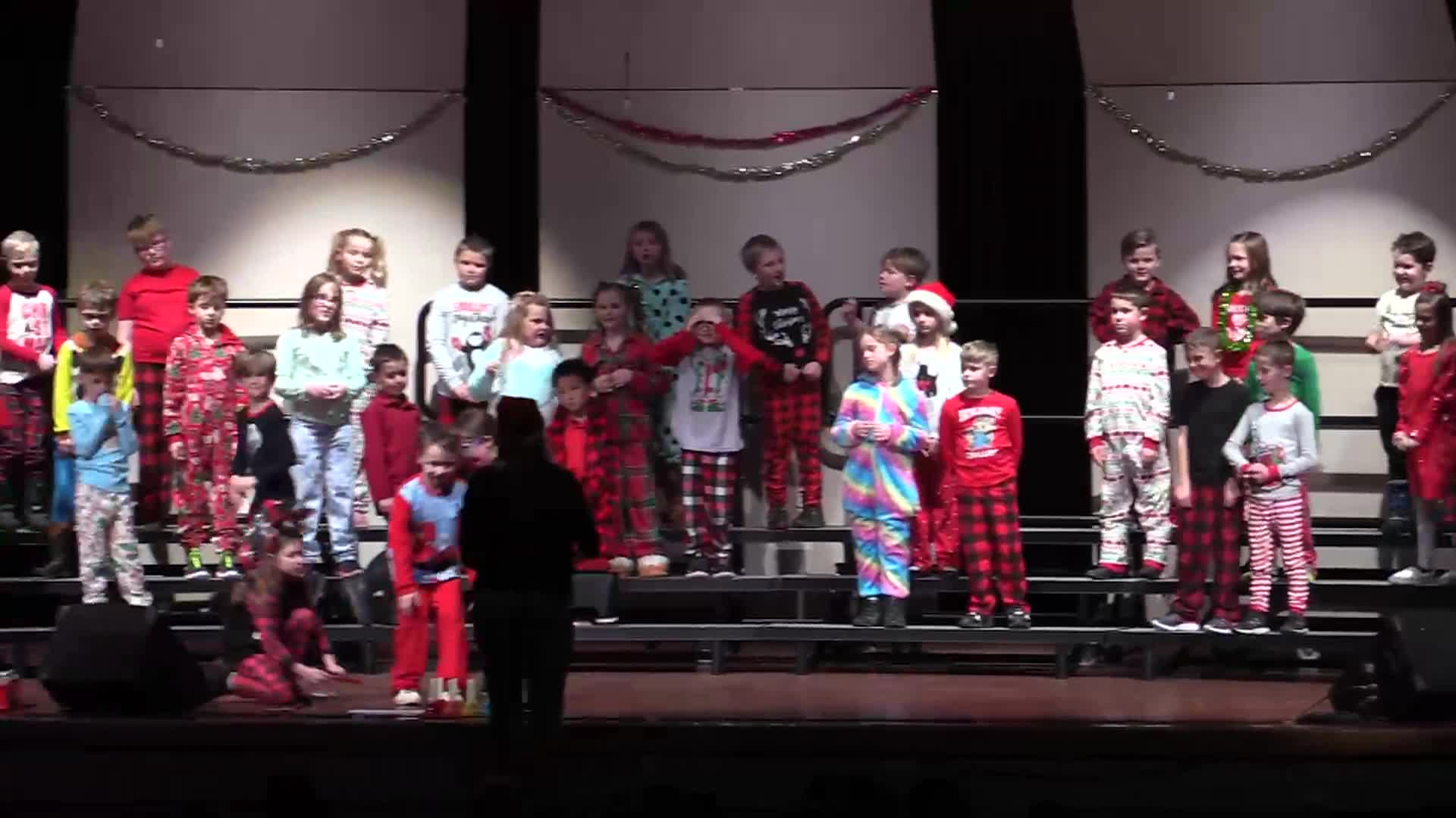 Thumbnail image for Hilltop 2nd Grade Winter Concert - December 2021